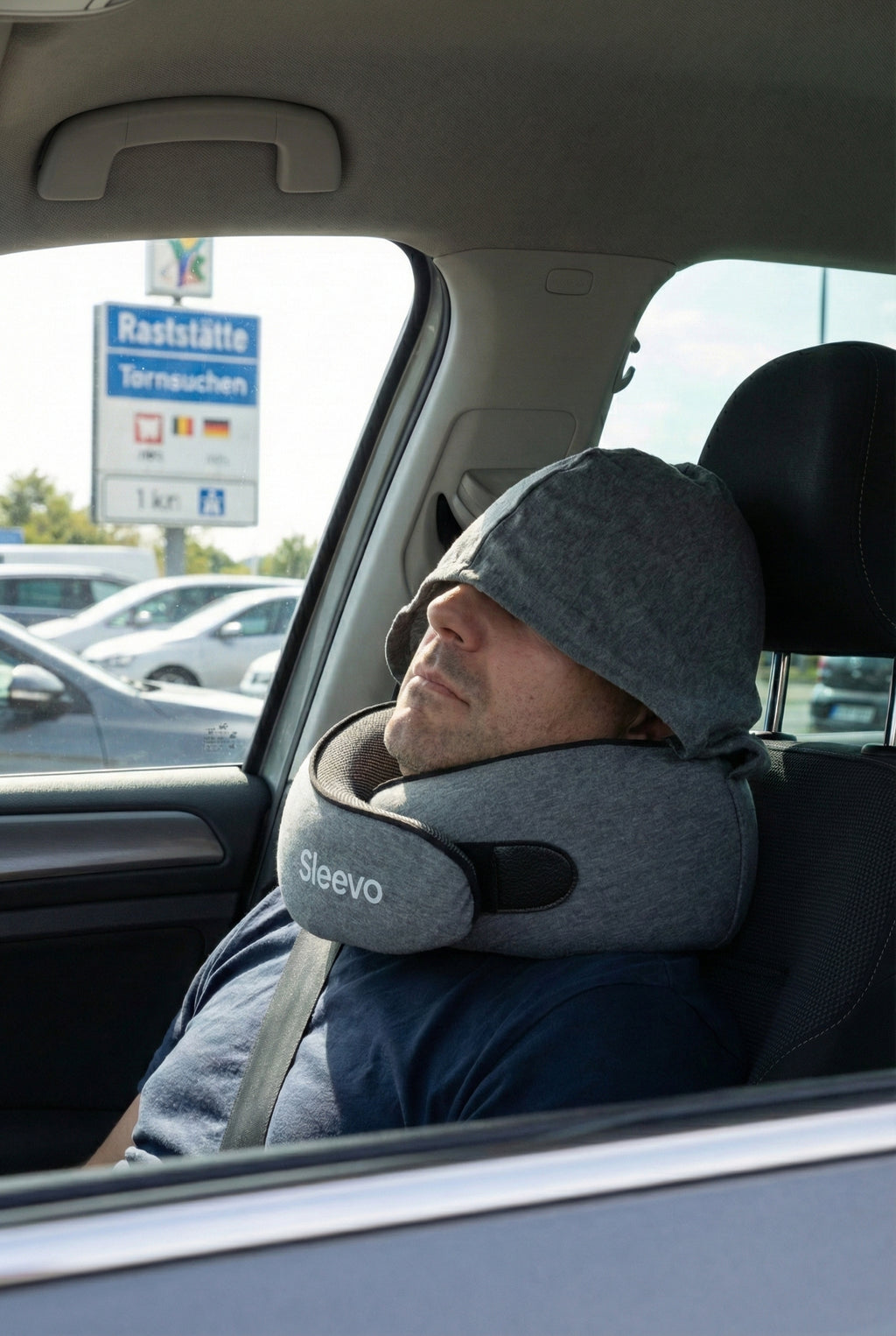 Sleevo Pro - Nackenkissen mit Kapuze